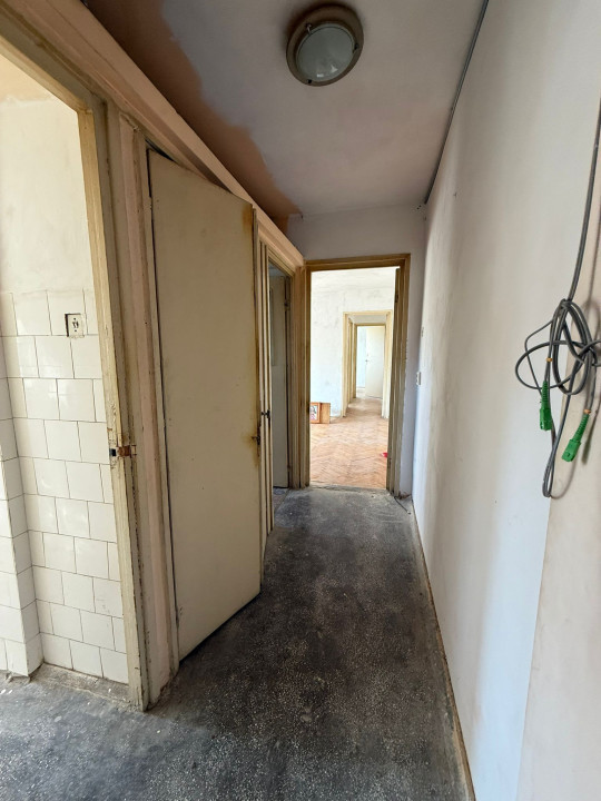 Apartament 3 camere, semidecomandat, 54 mp utili, in zona Dacia