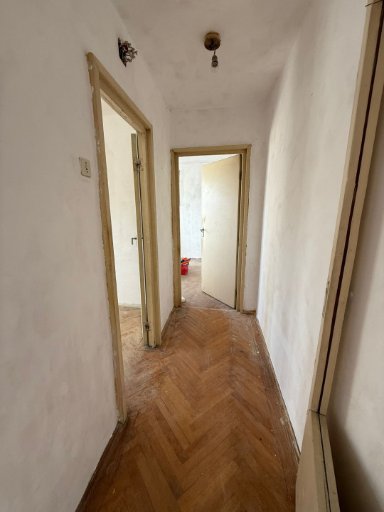 Apartament 3 camere, semidecomandat, 54 mp utili, in zona Dacia