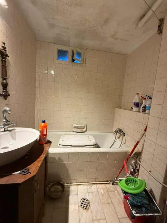 Apartament 2 camere, semidecomandat, 50 mp utili, in zona Dambovita