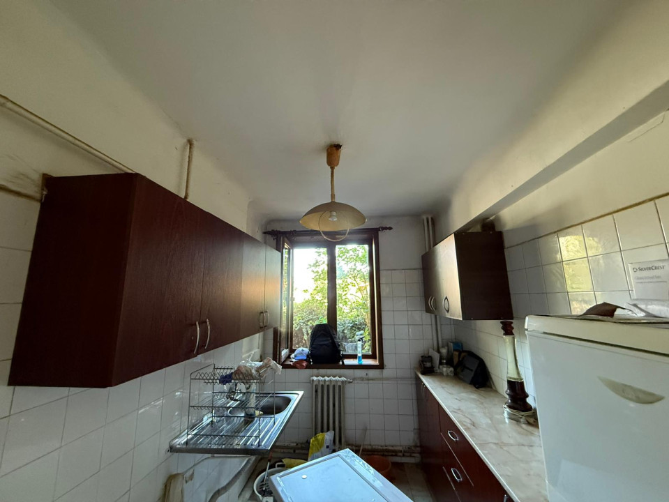Apartament 2 camere, semidecomandat, 50 mp utili, in zona Dambovita