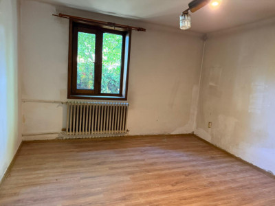 Apartament 2 camere, semidecomandat, 50 mp utili, in zona Dambovita