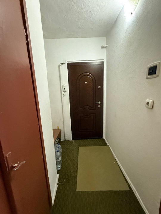 Apartament cu o camera, 25 mp utili, in zona Lunei