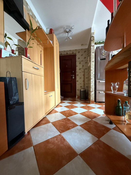 Apartement spatios, 2 camere, semidecomandat, 56 mp - zona Soarelui