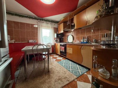 Apartament spatios, 2 camere, 56 mp - zona Soarelui