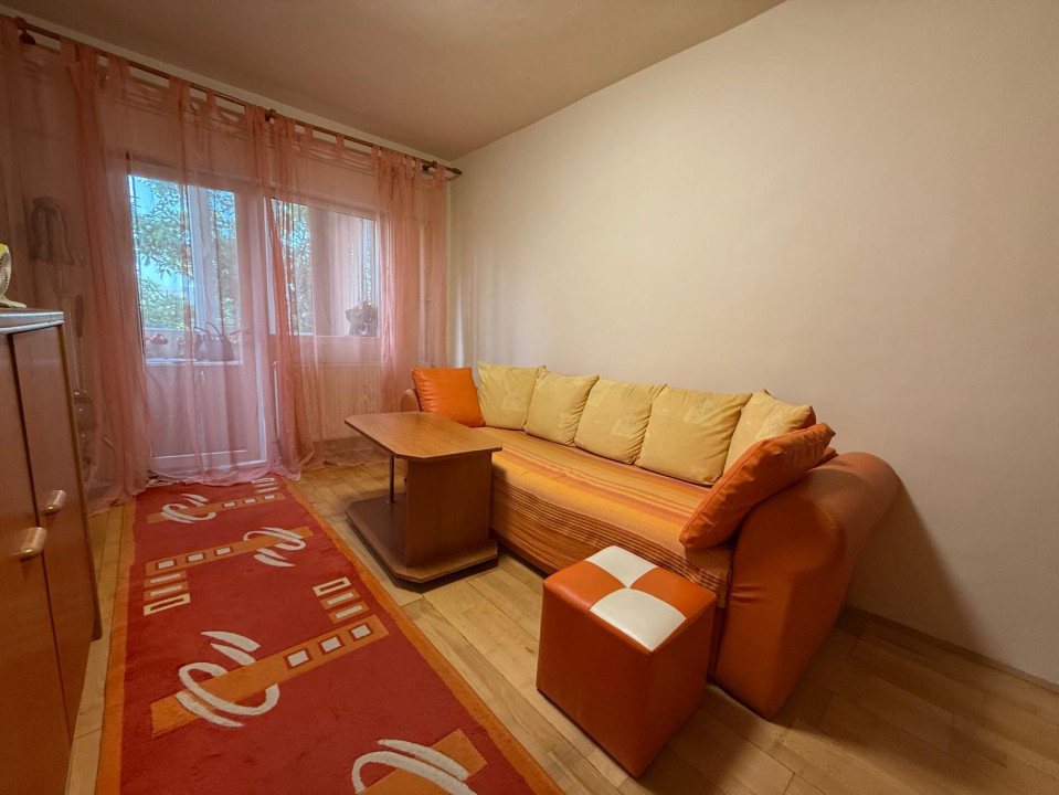 Apartament spatios cu o camera, etaj 3, mobilat si utilat - zona Buziasului