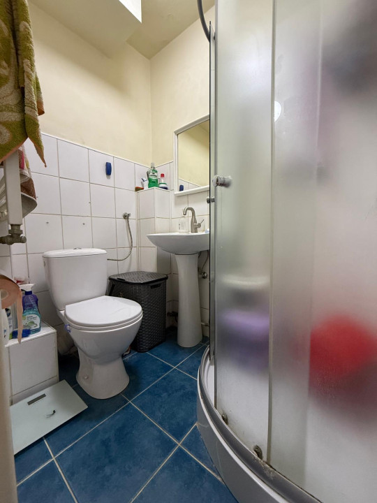 Apartament spatios cu o camera, etaj 3, mobilat si utilat - zona Buziasului