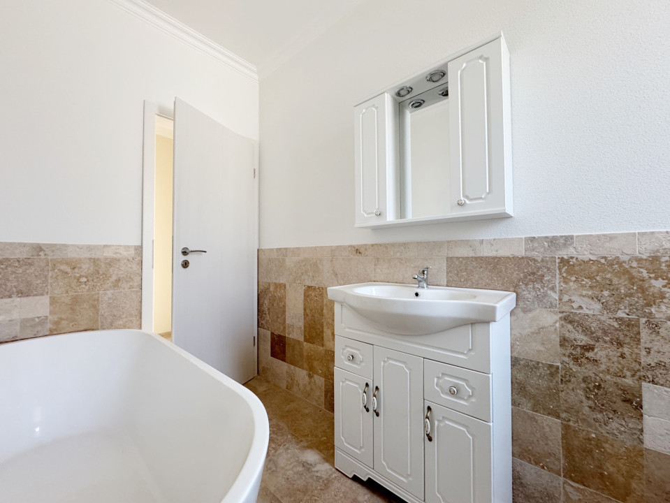 Apartament 2 camere, decomandat, 52mp utili + balcon, etaj 2/3 -Giroc