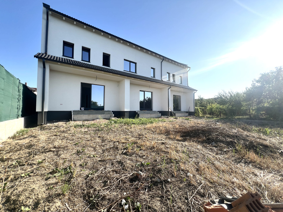 Triplex, 3 camere, 85mp utili, 320mp teren, curent trifazic-Sacalaz