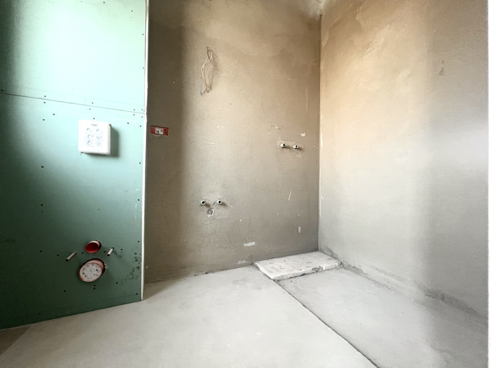 Triplex, 3 camere, 85mp utili, 320mp teren, curent trifazic-Sacalaz