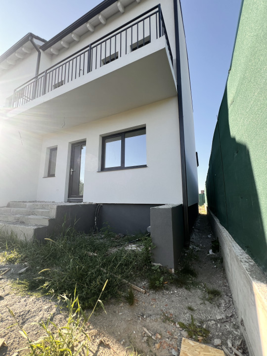 Triplex, 3 camere, 85mp utili, 320mp teren, curent trifazic-Sacalaz