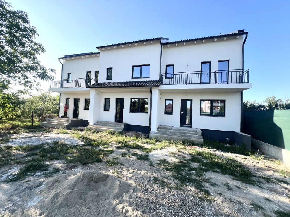 Triplex, 3 camere, 85mp utili, 320mp teren, curent trifazic-Sacalaz
