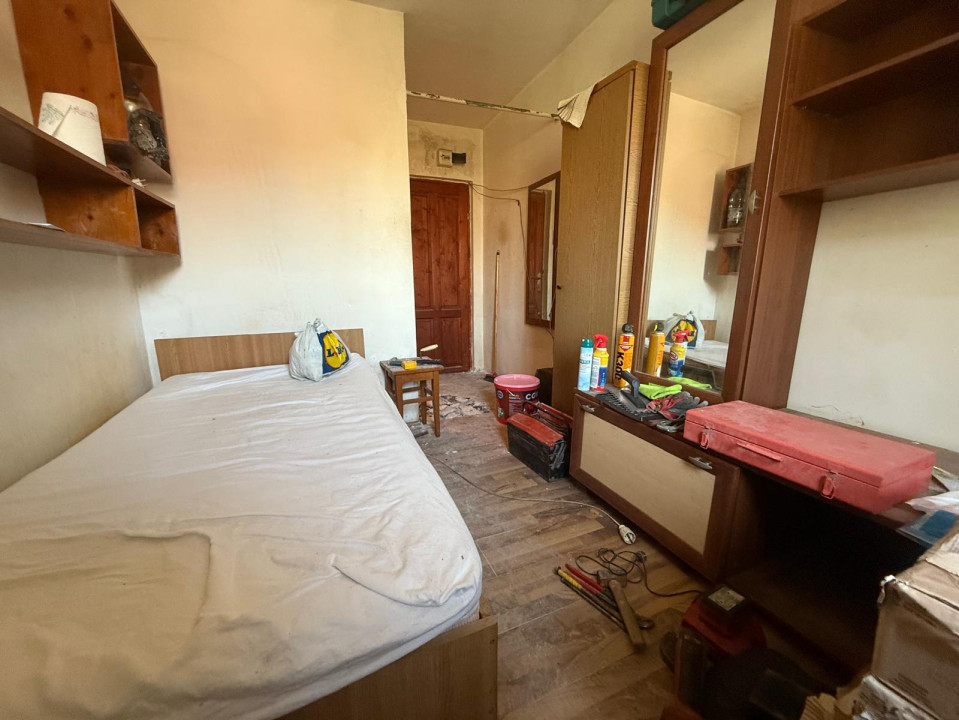 OPORTUNITATE Garsoniera practica, renovata, 12 mp, etaj 2 - Complexul Studentesc
