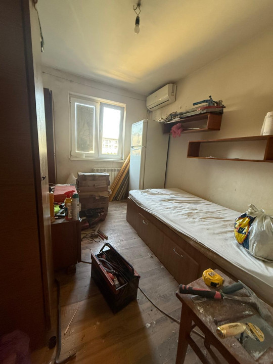 OPORTUNITATE Garsoniera practica, renovata, 12 mp, etaj 2 - Complexul Studentesc