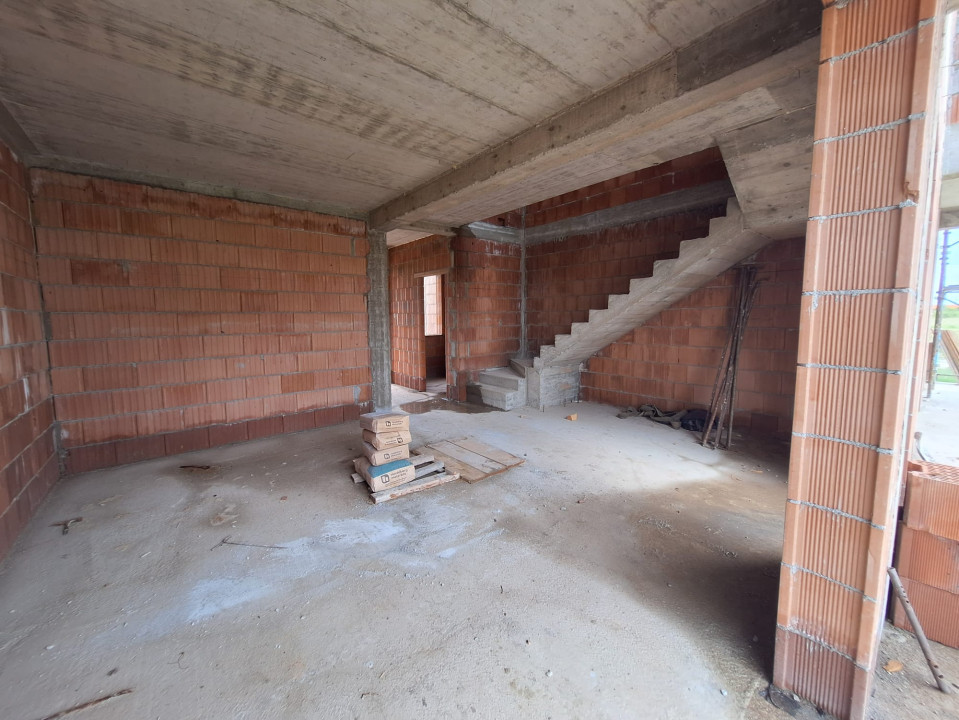 Casa insiruita 3 camere, 88 mp utili, 300 mp teren,  Calea Urseni