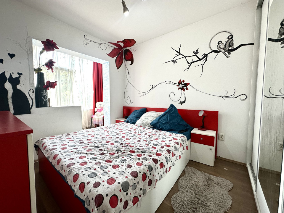 Apartament spatios-4 camere, etaj 2 - zona Circumvalatiunii