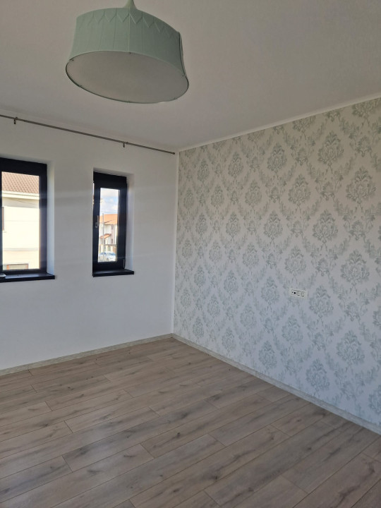 Duplex 4 camere, 154 mp utili, cu garaj si 2 fronturi stradale - Mosinita Noua