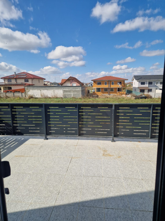 Duplex 4 camere, 154 mp utili, cu garaj si 2 fronturi stradale - Mosinita Noua