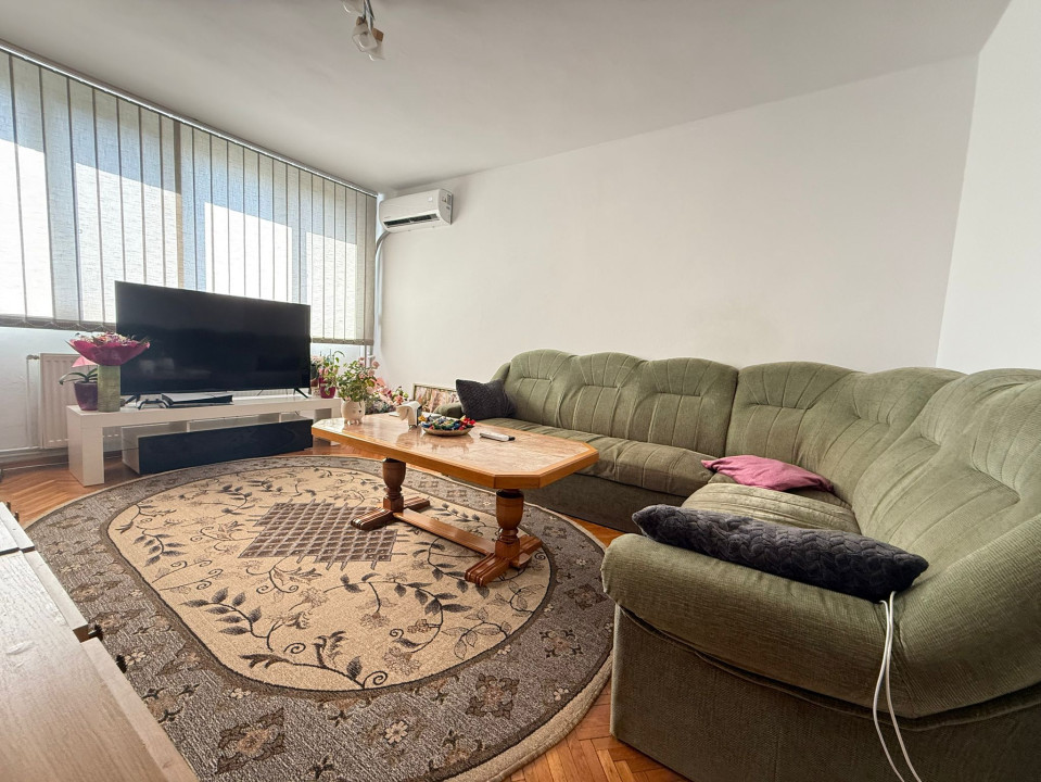 Apartament spatios, 3 camere, decomandat, mobilat si utilat - zona Sagului