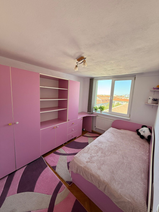 Apartament spatios, 3 camere, decomandat, mobilat si utilat - zona Sagului