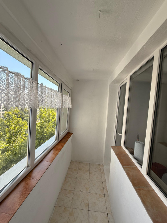 Apartament spatios, 3 camere, decomandat, mobilat si utilat - zona Sagului