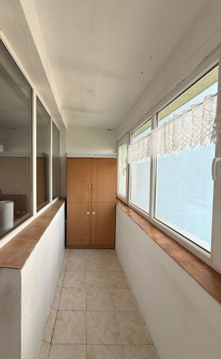 Apartament spatios, 3 camere, decomandat, mobilat si utilat - zona Sagului