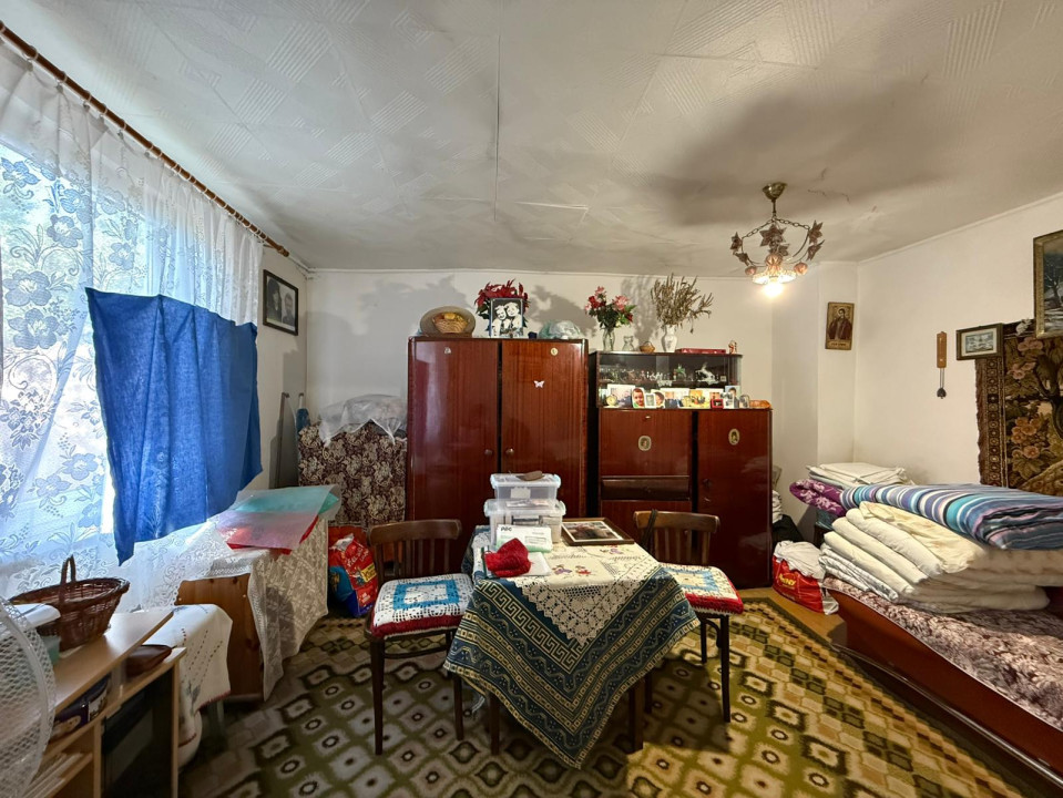 Casa cu 2 camere in curte comuna, semidecomandat, 52mp utili - Iosefin