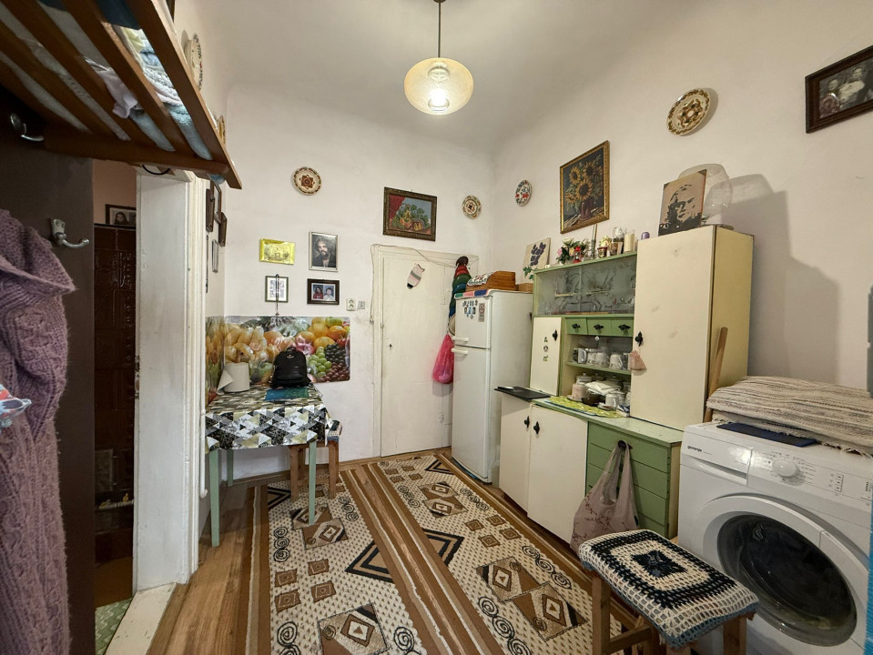 Casa cu 2 camere in curte comuna, semidecomandat, 52mp utili - Iosefin