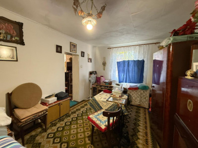 Casa cu 2 camere, curte comuna,  52mp utili -  Zona Iosefin