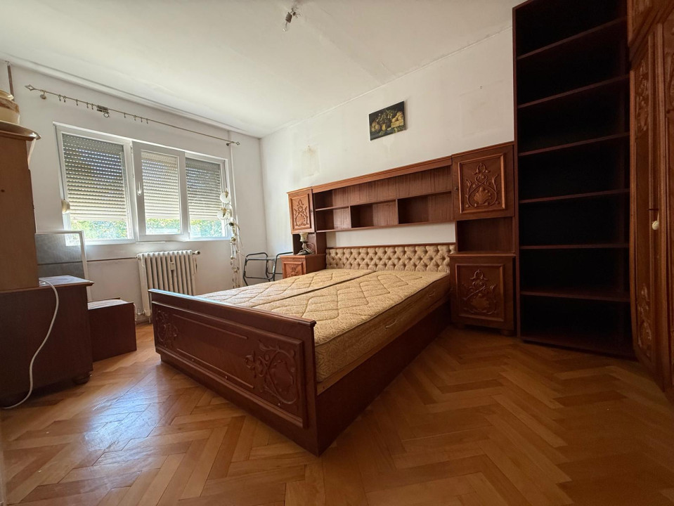 OCAZIE Apartament spatios, 3 camere, etaj 2 - zona Girocului