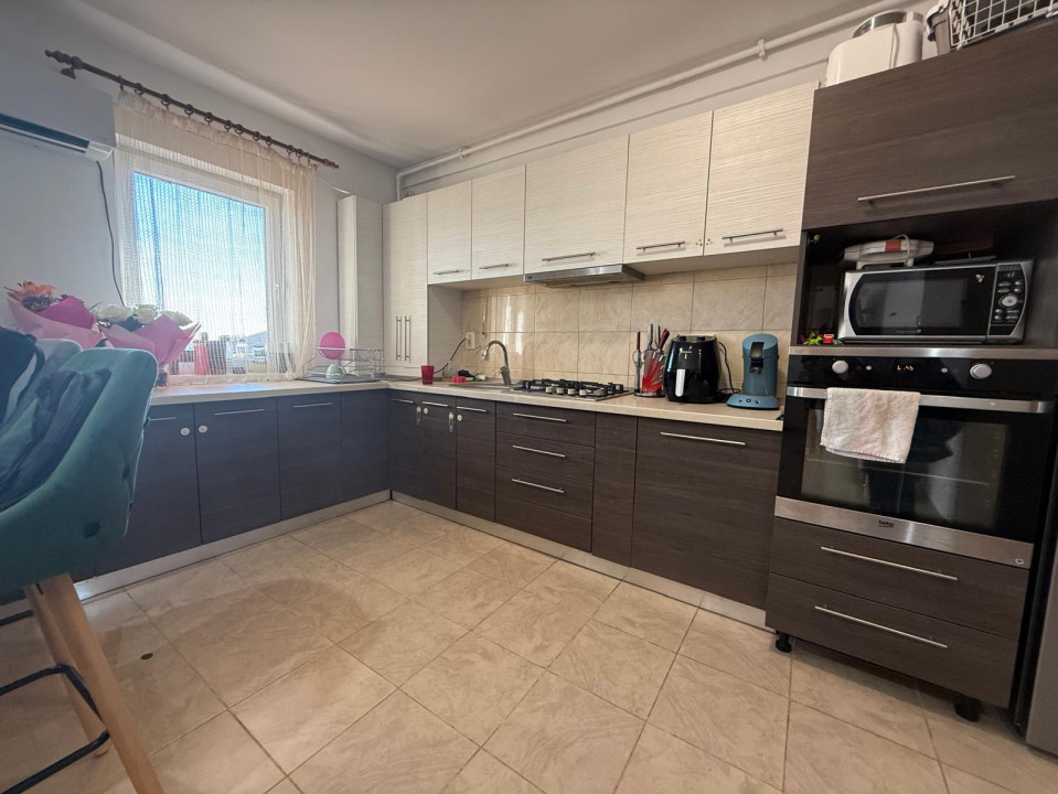 COMISION 0% Apartament 3 camere, decomandat, mobilat si utilat - Girocului