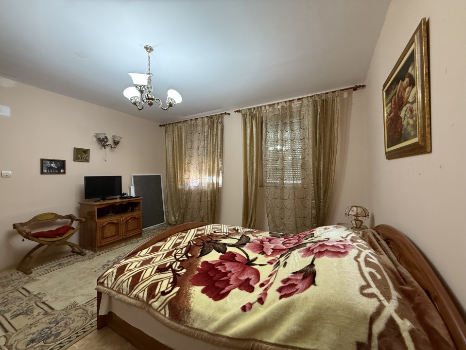 Casa individuala 2 camere, 80mp utili, 997 teren in Utvin 