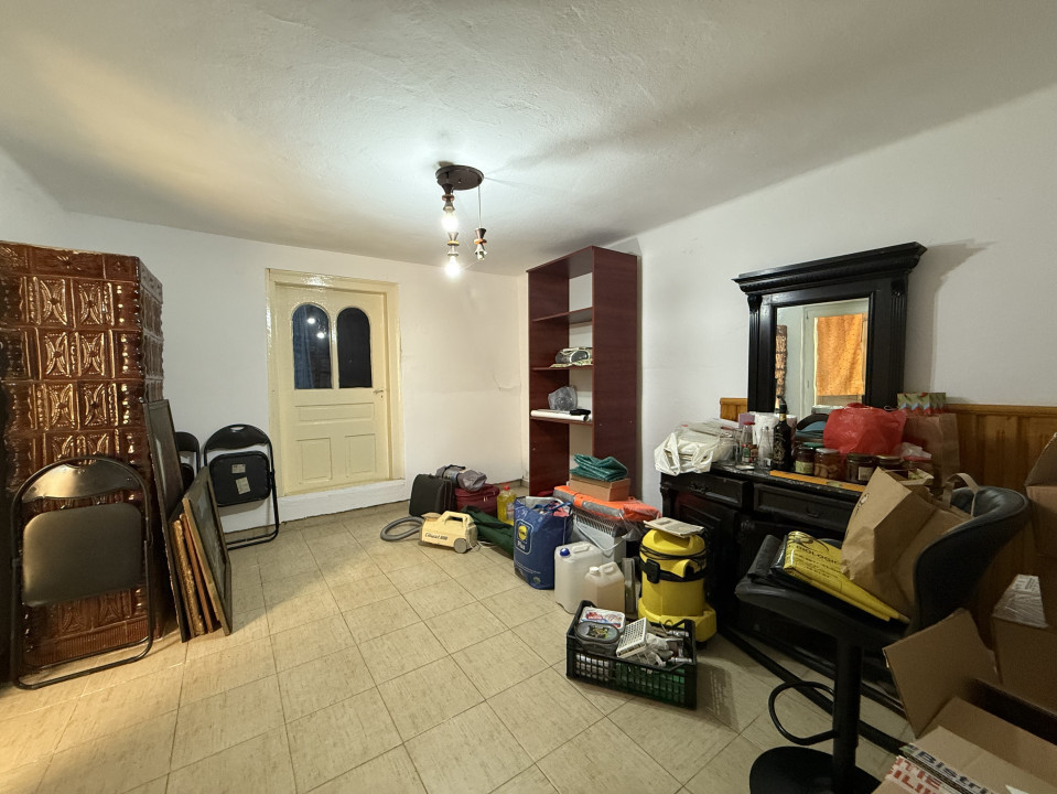 Casa individuala 2 camere, 80mp utili, 997 teren in Utvin 