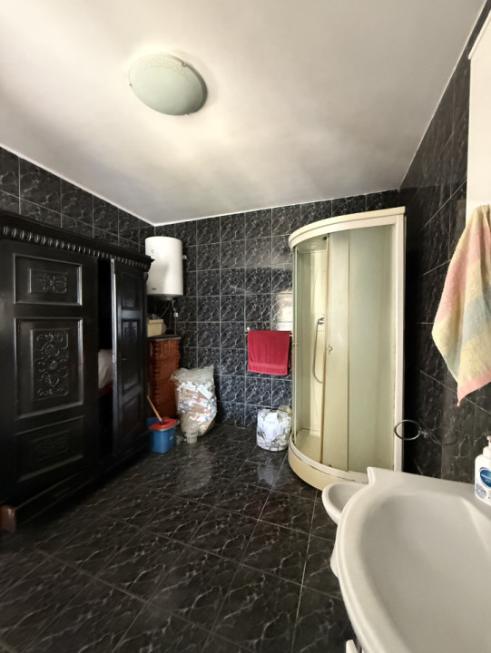 Casa individuala 2 camere, 80mp utili, 997 teren in Utvin 