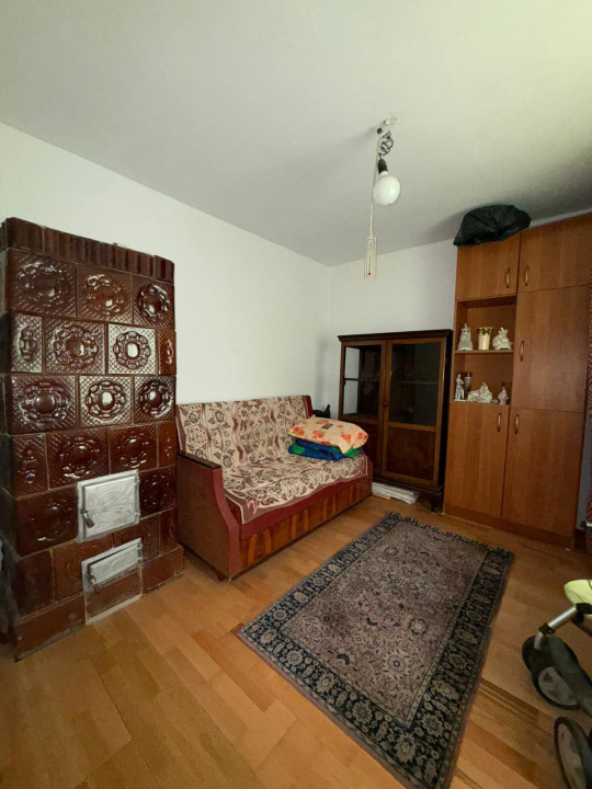 Casa cu trei camere avand 90mp suprafata utila, 1.200 mp teren, in zona Mehala 