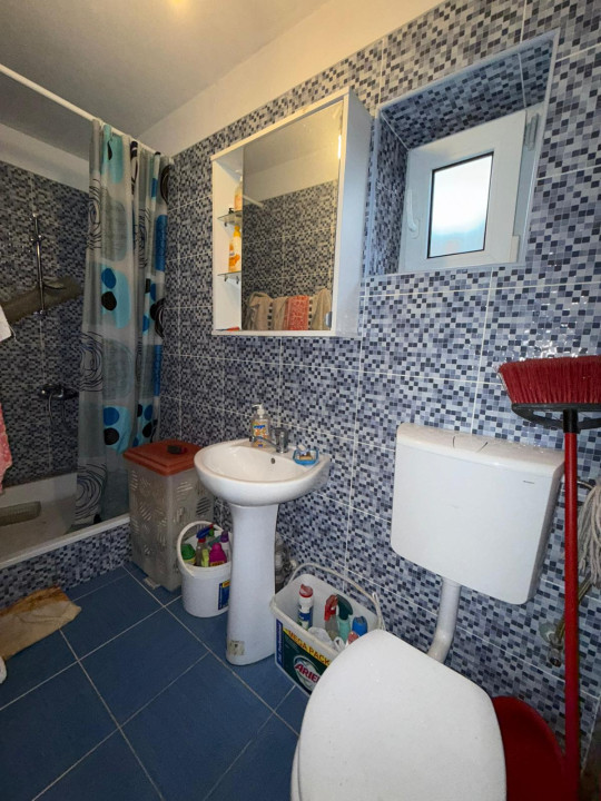 Casa cu trei camere avand 90mp suprafata utila, 1.200 mp teren, in zona Mehala 