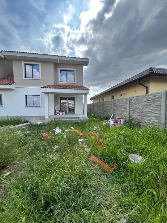 Duplex 4 camere, 123mp utili, 350mp teren in Mosnita Noua 
