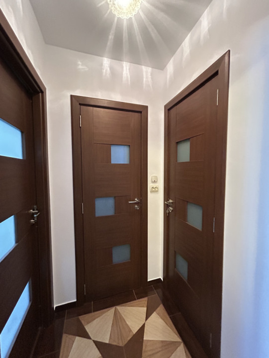 Apartament 2 camere, semidecomandat, etajul 1, zona Sagului