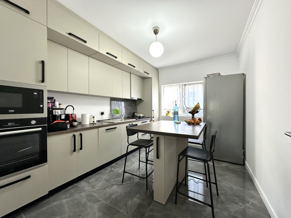 Duplex spatios cu 4 camere, 111 mp utili, 357 mp teren - Covaci 