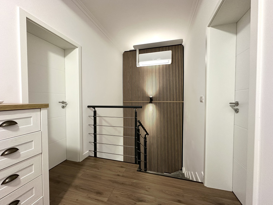 Duplex spatios cu 4 camere, 111 mp utili, 357 mp teren - Covaci 