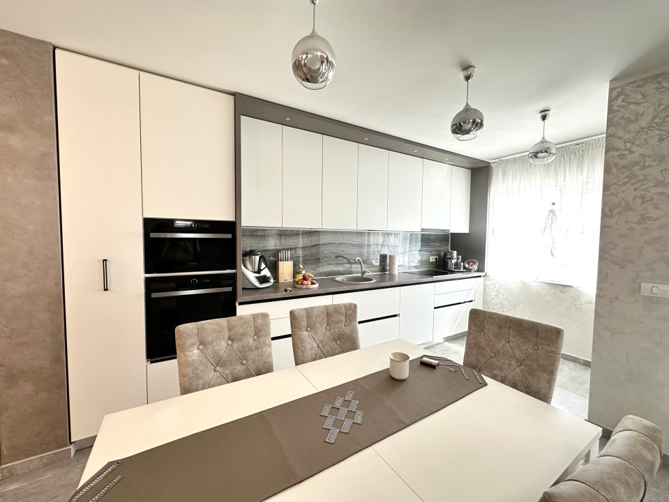 Casa insiruita, 4 camere, 105 mp utili, 200 mp teren - Dumbravita