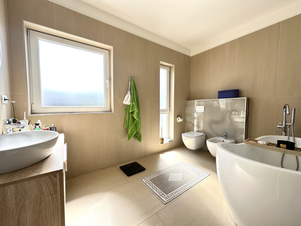 Casa insiruita, 4 camere, 105 mp utili, 200 mp teren - Dumbravita