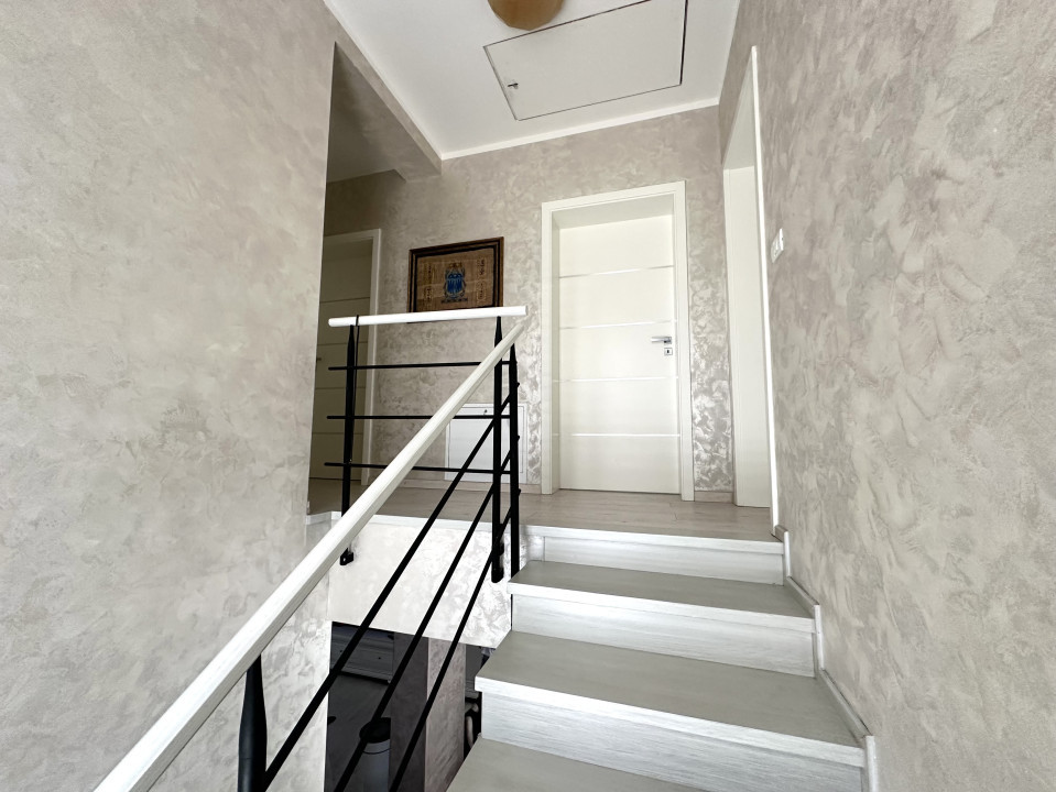 Casa insiruita, 4 camere, 105 mp utili, 200 mp teren - Dumbravita