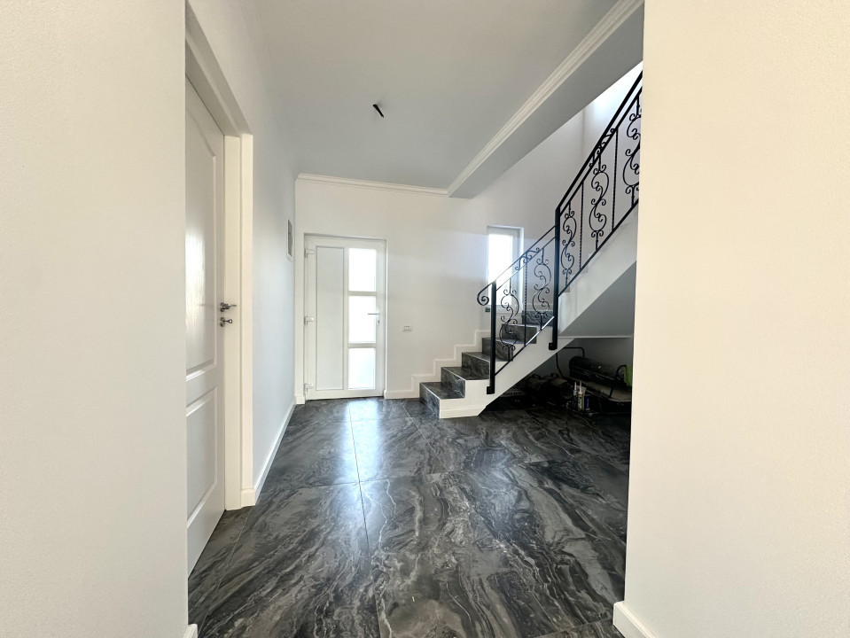 Duplex 4 camere, 112 mp utili, 280 mp teren - Covaci 