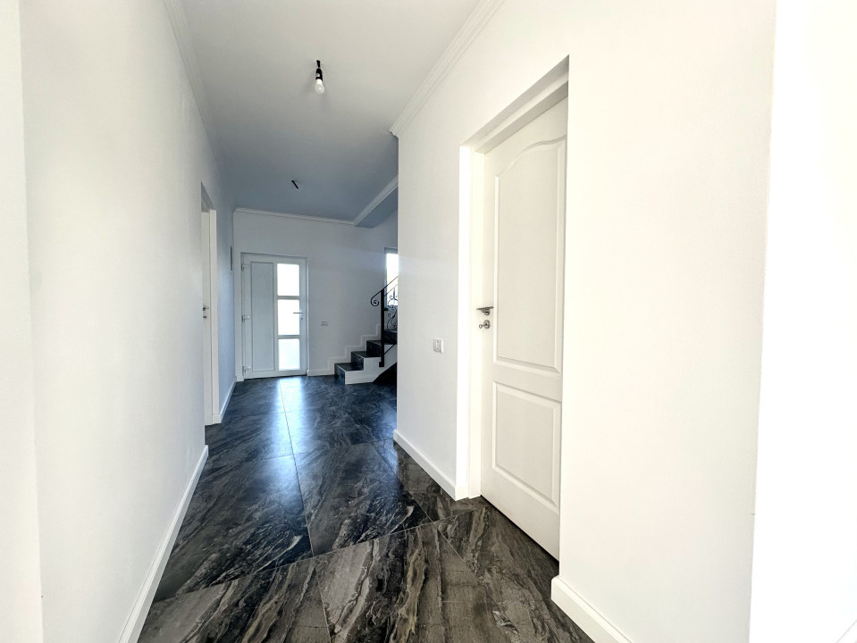 Duplex 4 camere, 112 mp utili, 280 mp teren - Covaci 