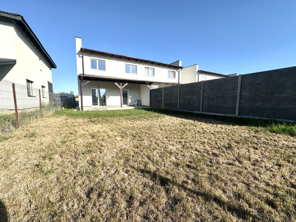 Duplex 4 camere, 112 mp utili, 280 mp teren - Covaci 