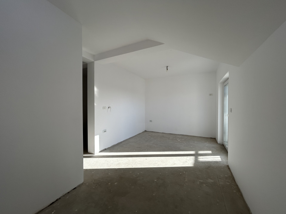 Duplex 5 camere, 111mp utili, 323mp teren in Mosnita Noua