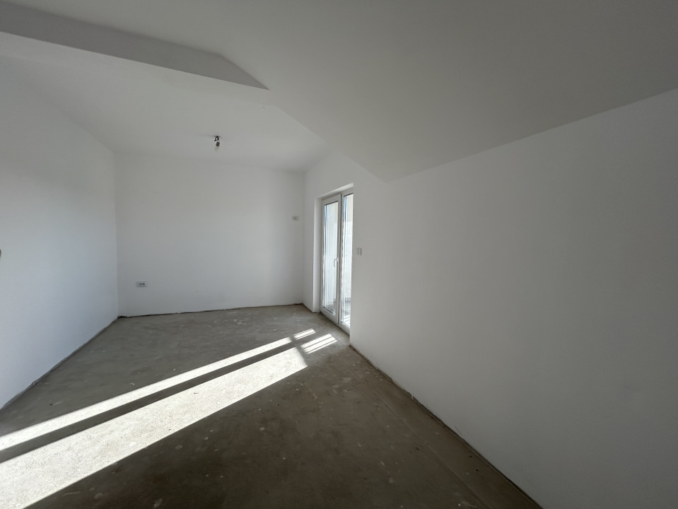 Duplex 5 camere, 111mp utili, 323mp teren in Mosnita Noua