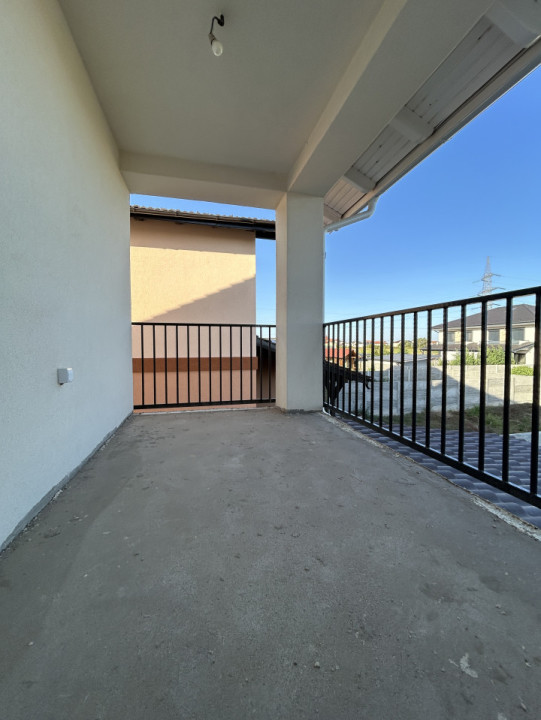 Duplex 5 camere, 111mp utili, 323mp teren in Mosnita Noua