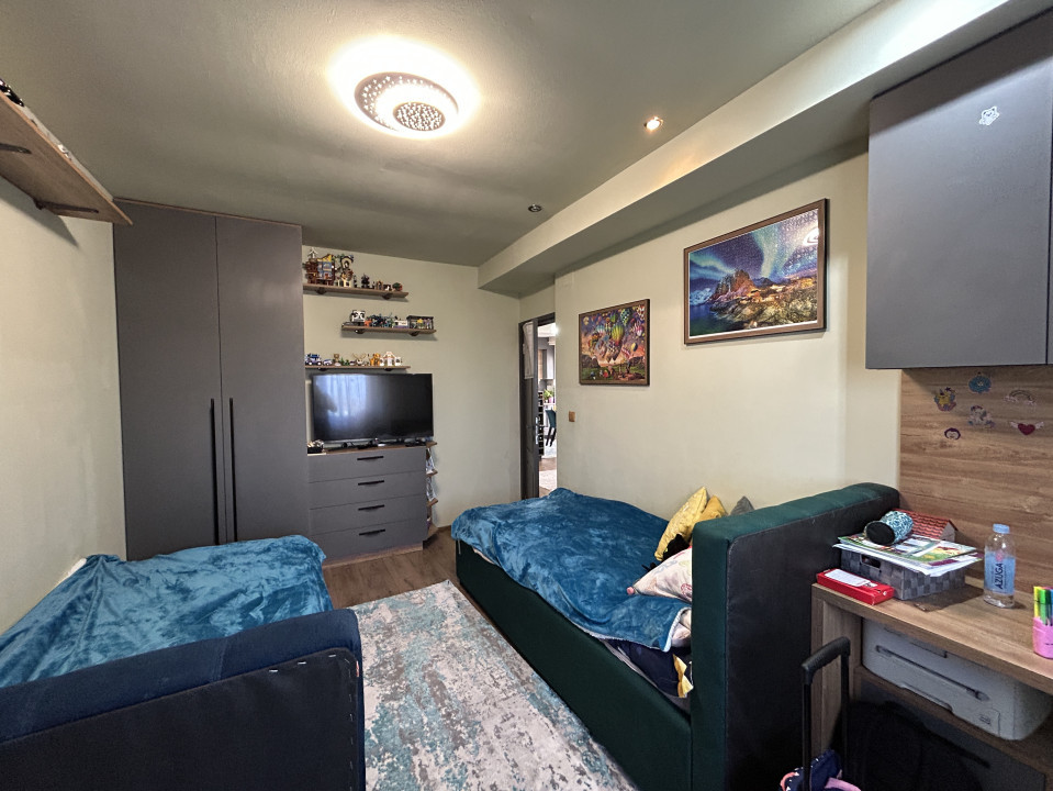 Apartament 3 camere, open space, etaj 2, cute privata in Giroc 