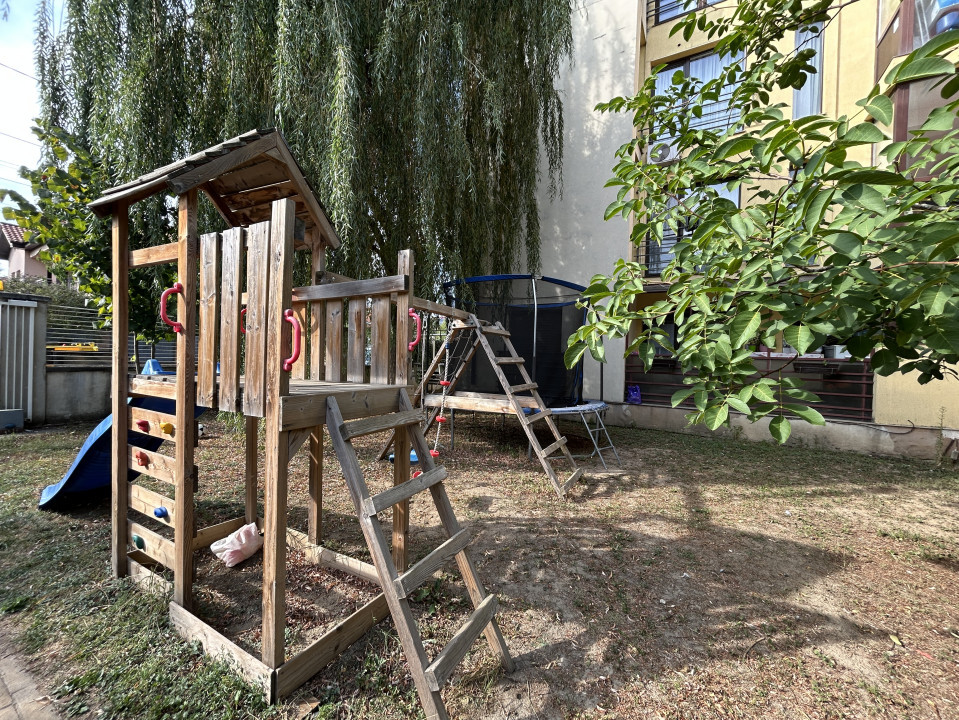 Apartament 3 camere, open space, etaj 2, cute privata in Giroc 